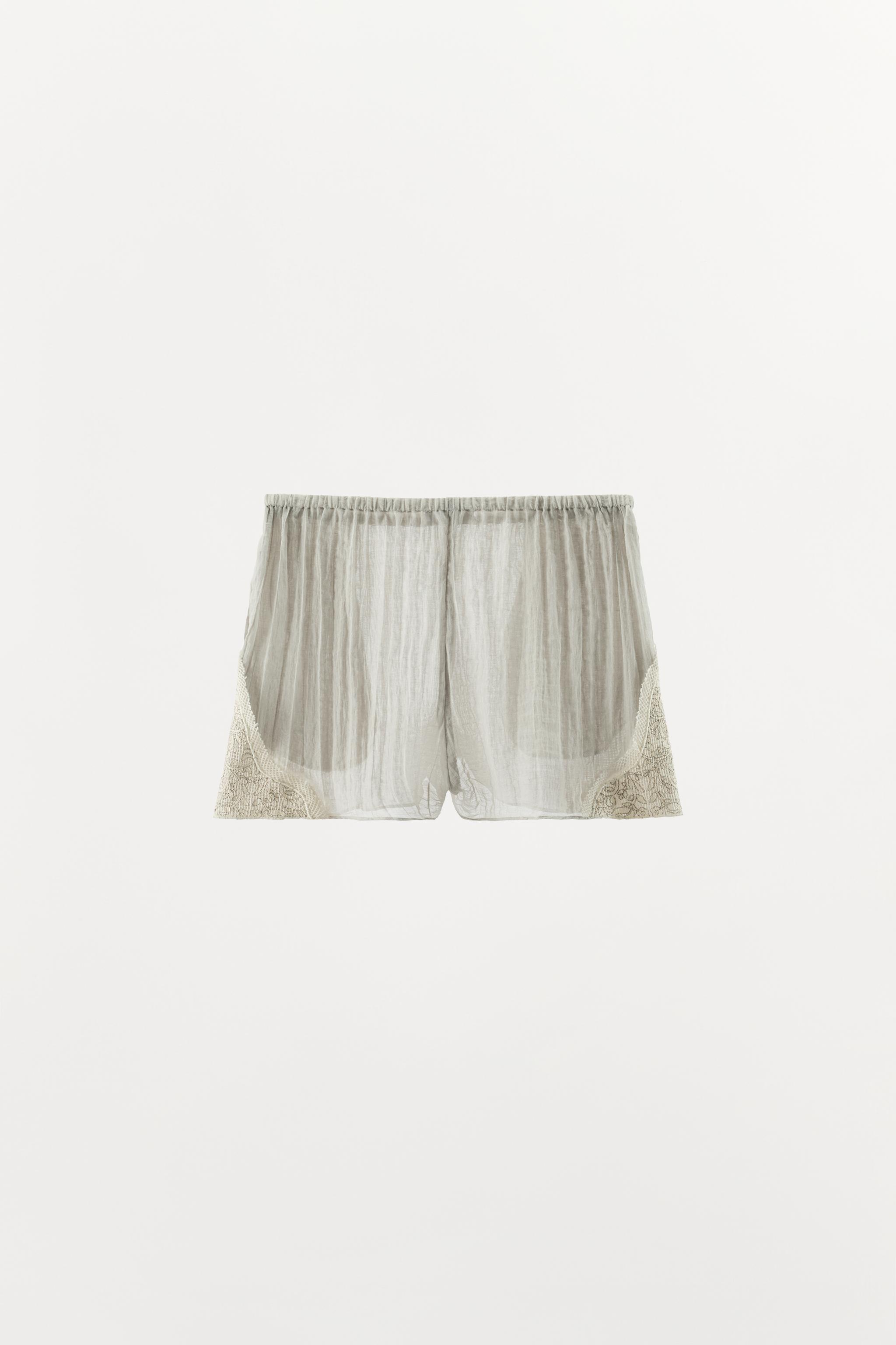 EMBROIDERED LACE SHORTS